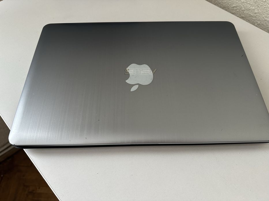 Vand laptop Asus  pentru piese