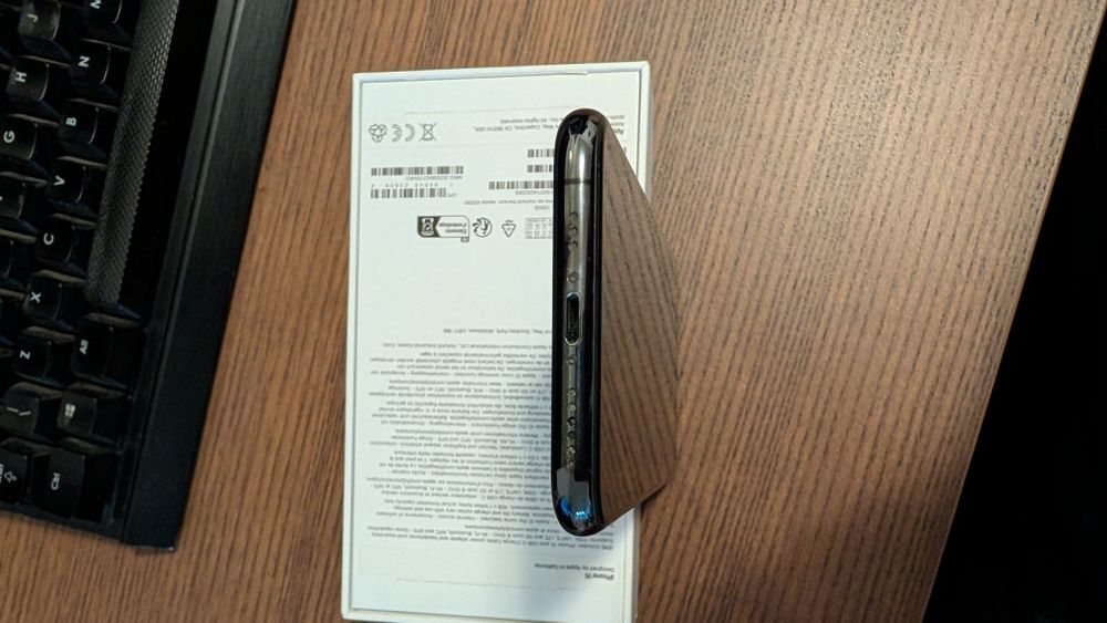 iPhone 11 pro 64 GB в отлично състояние.