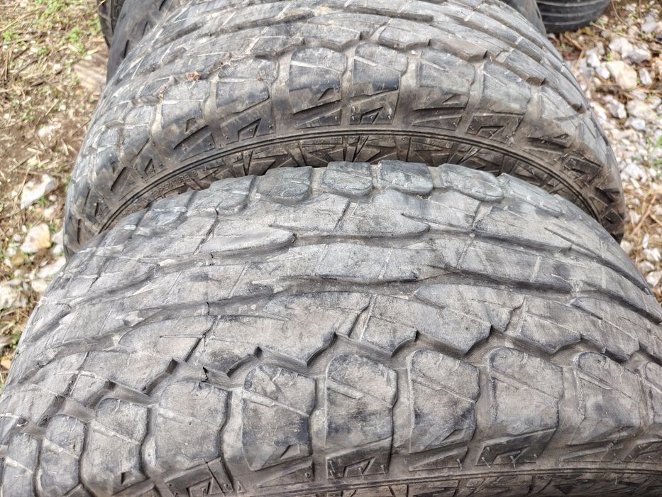 255 65 16 Falken wildpeak A/T