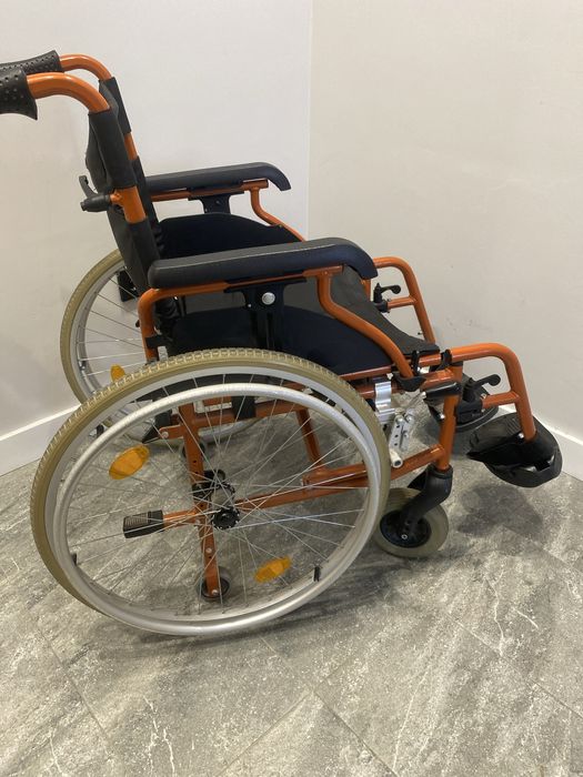 Продам инвалидную коляску!