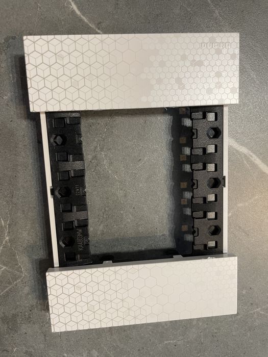 Рамка за ключове  3 мод Bticino living now серия