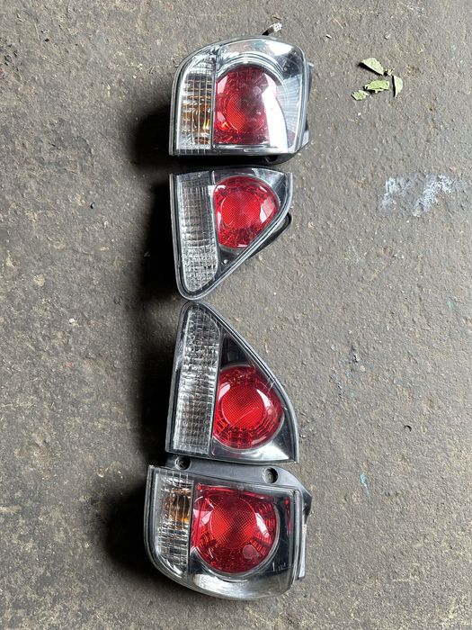 Задние фонари на Lexus RX330