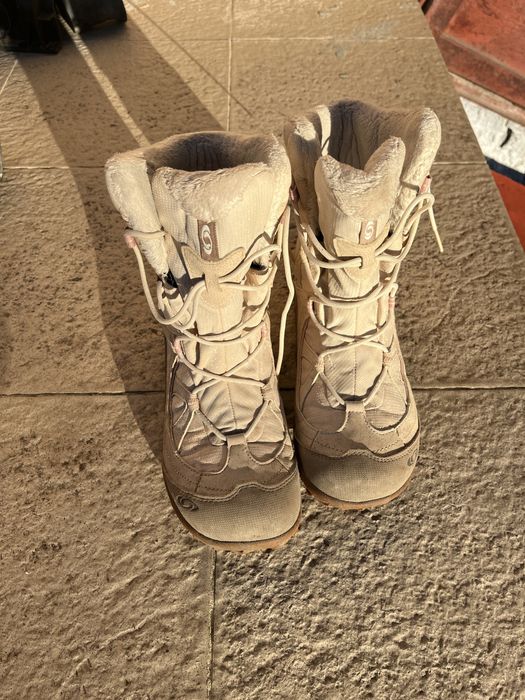 Bocanci Salomon 39 1/3 crem stare noua