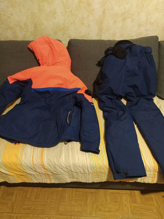 Комбинезон ,лыжный костюм