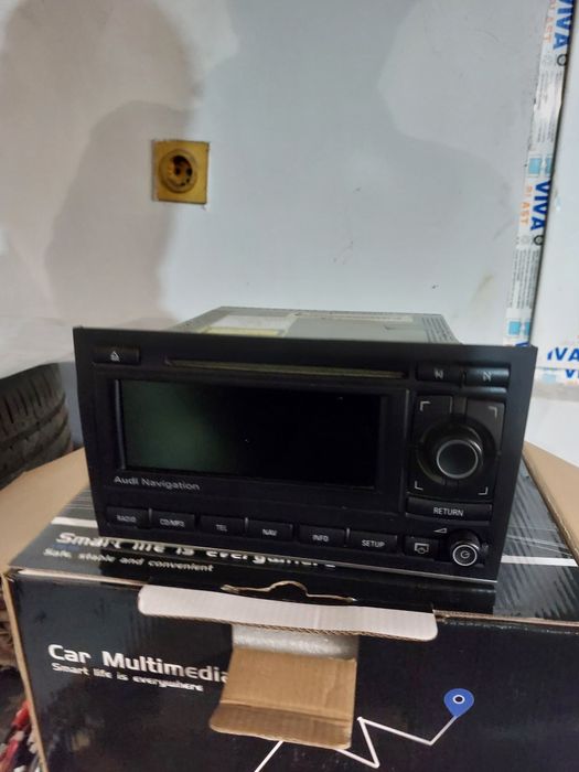 Продавам оргинално радио за Ауди А4 В7