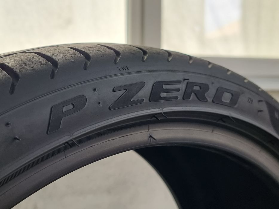 235/35/19 Pirelli 2Броя: 110€ 7мм