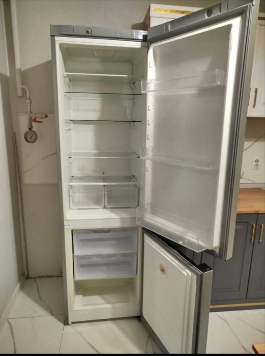 Холодник Индезит