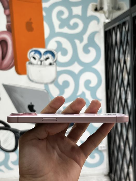iPhone 15  128GB