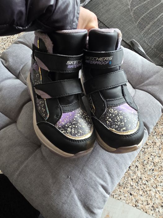 Sketchers  waterproor