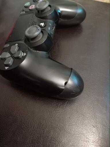 zdraveite prodavam ps4 slim 500gb