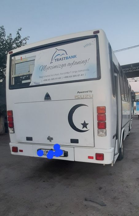 Isuzu avtobus 2016