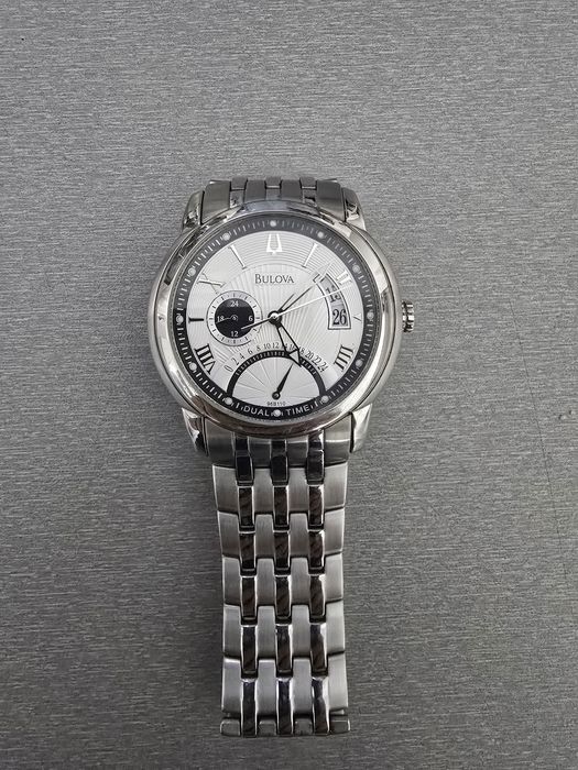 Ceas Bulova deosebit.