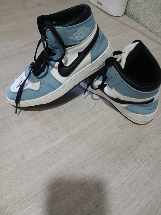 Продаётся детская обувь