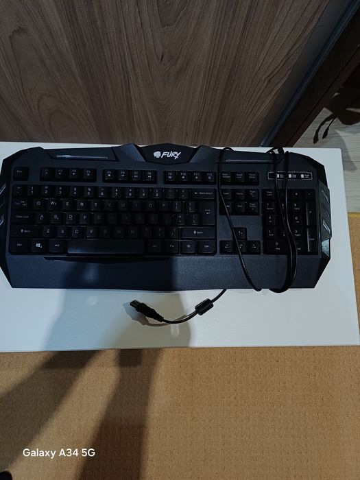 PlayStation 4 slim (PS4) 1TB + клавиатура 100%