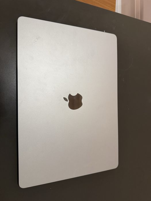 Macbook Air 15. 16/512