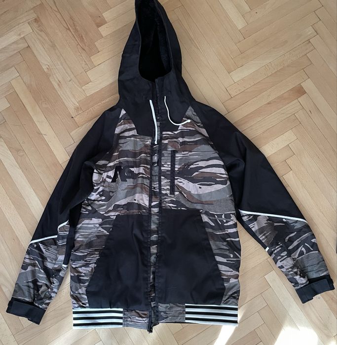 Сноуборд и ски якета Burton AK 2, Analog, O’Neil