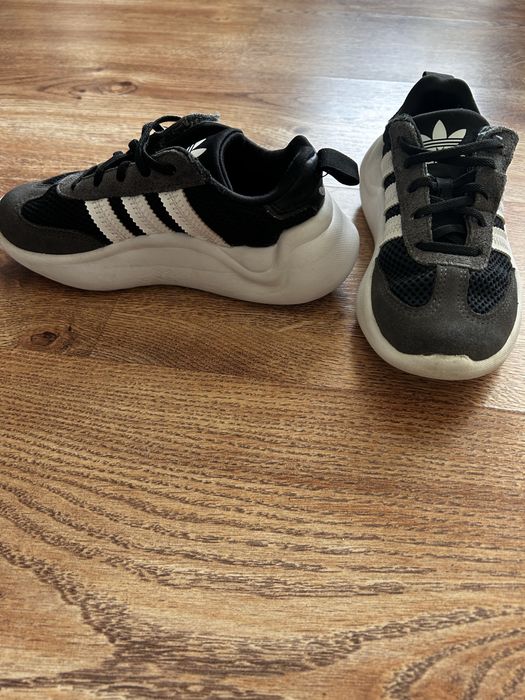 Детски маратонки adidas за момче