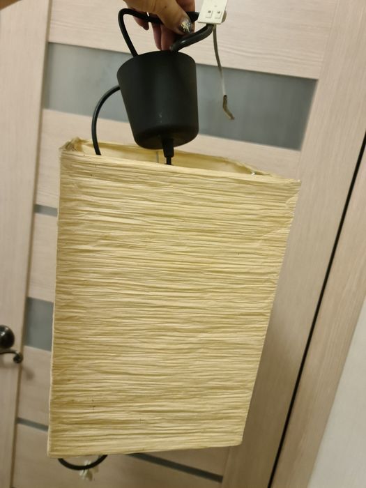 Продам потолочные светильники