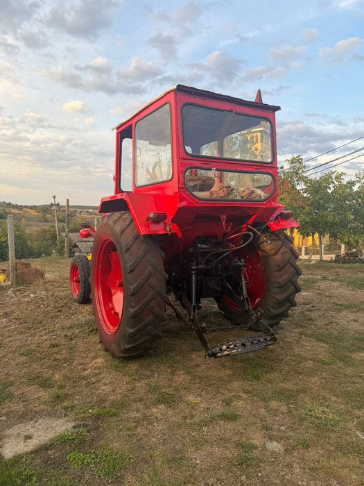 Vând Tractor UTB 650