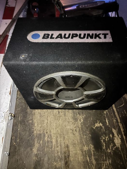 Suwoofer cu staie