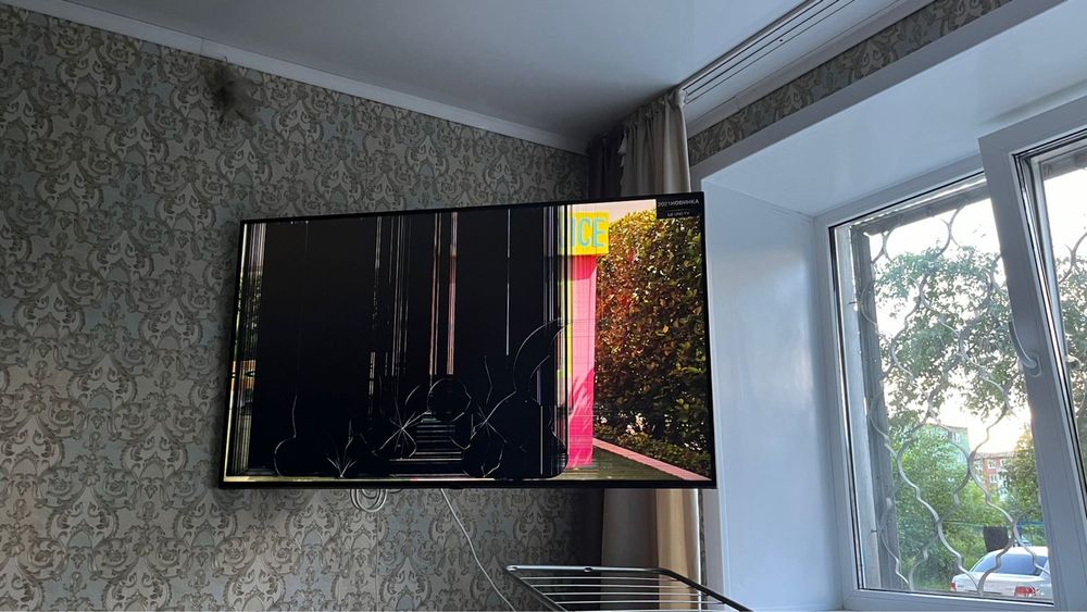 Продам телевизор LG на запчасти