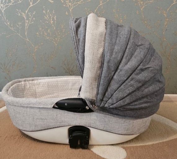 Детская коляска фирмы  адамекс.