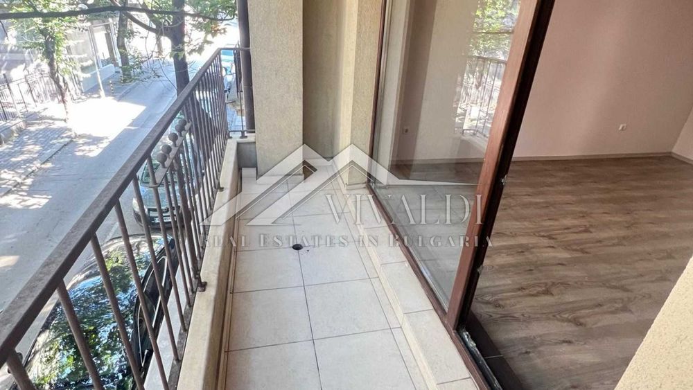 Продава се Четиристаен апартамент в Варна, Център - 180 кв.м за 1970 €/кв.м - Снимка #17