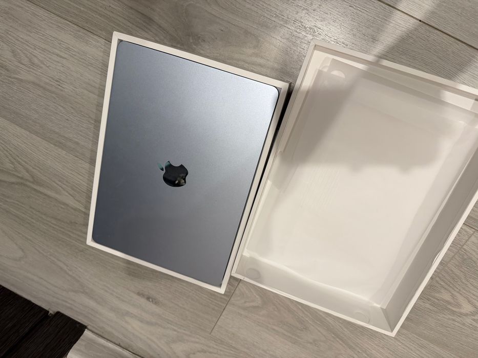 Apple MacBook Air M5 КАТО НОВ!