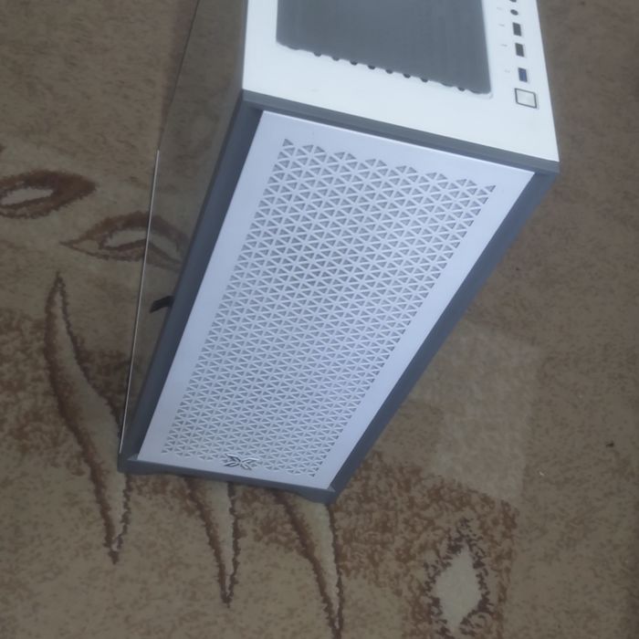 Корпус с закалённым стеклом