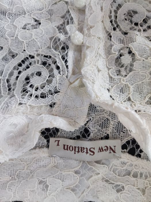 Дантелена рокля в цвят екрю