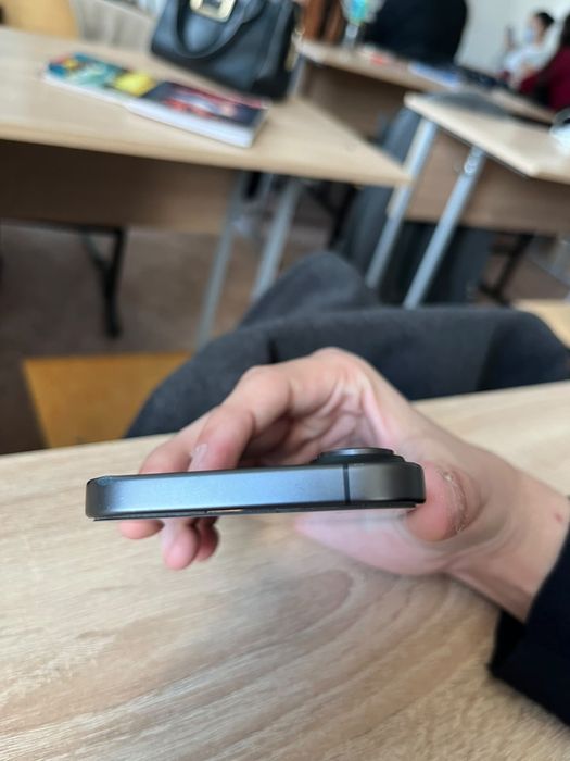 Продам Iphone 17