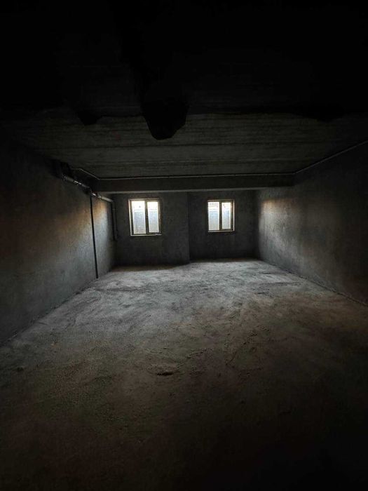 Zamona ro'parasida Dupleks kvartira Qizg'aldoq mahallasida 52 kv 52 kv