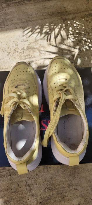 Vând adidași piele naturala Benvenuti