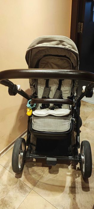 Продавам комбинирана количка Mutsy Evo 2в 1 цвят earth