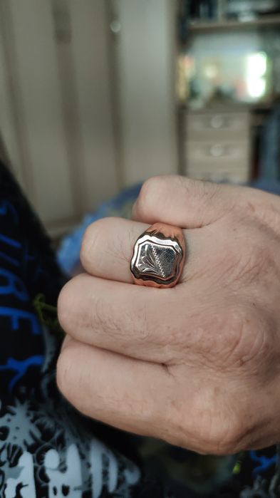 Кольцо золотое 2.96 г