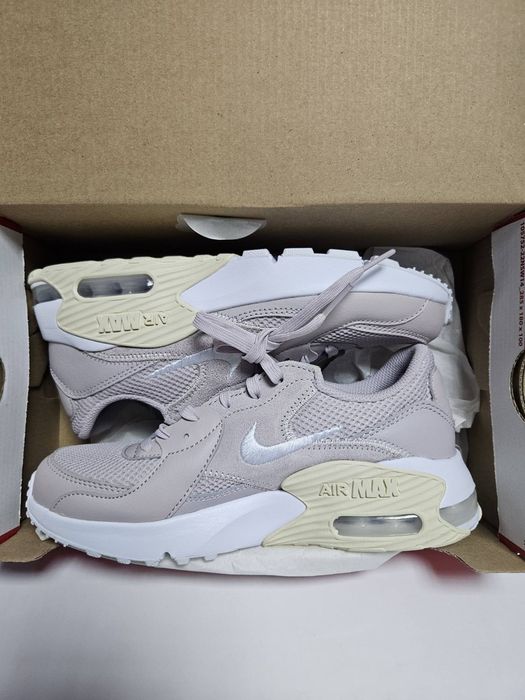 Чисто нови Air Max Excee W