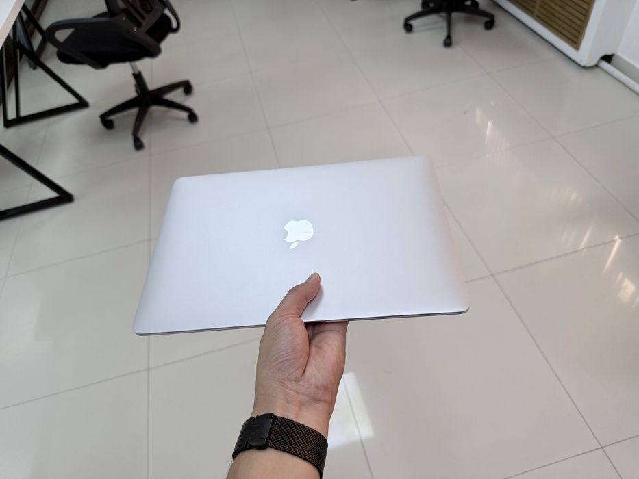 Macbook Air 13 очень срочно