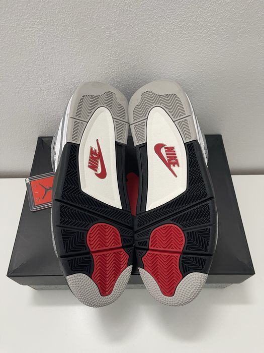 Jordan 4 ‘White cement’