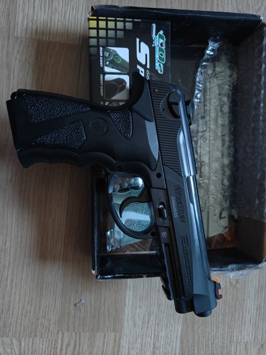 Pistol airsoft Replica Beretta 4.6J