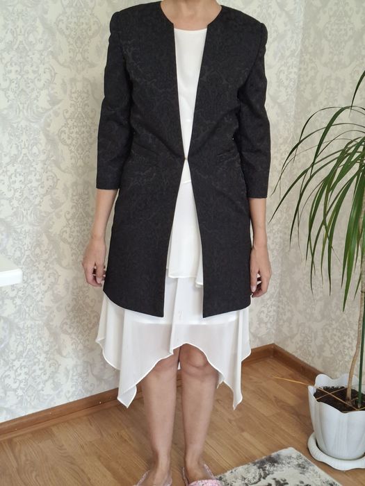 Продаю платья в отличном состояний