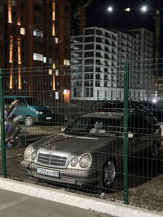 Продаю до рест бампер мерседес w210 оригинал
