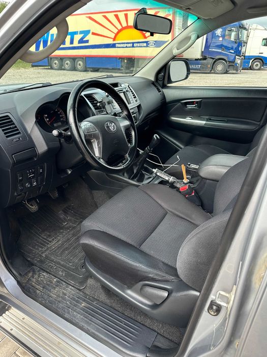 Toyota HILUX 2016 pret cu TVA