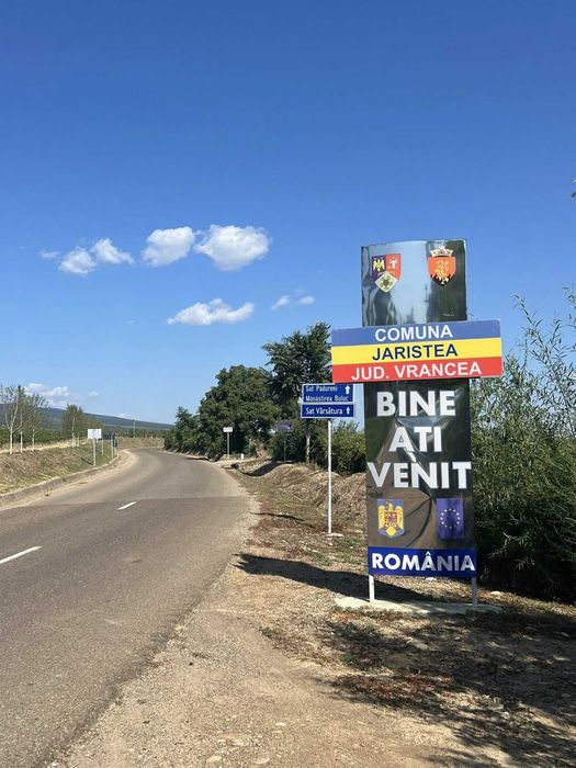 Teren intravilan 3480 mp Jariștea utilități, casă de vacanță sau fermă