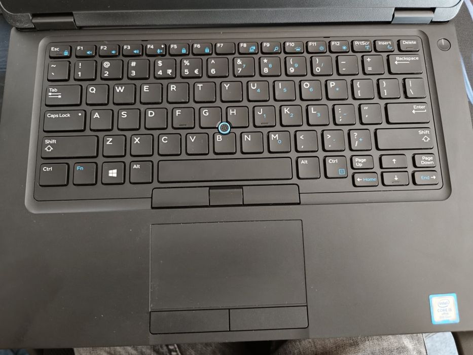 Продавам лаптоп Dell Latitude 5490