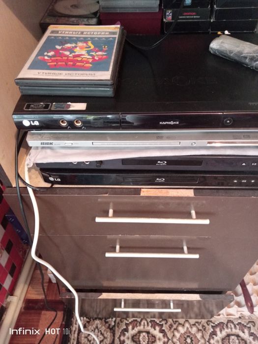 Два рабочих ДВД бу, без пультов.