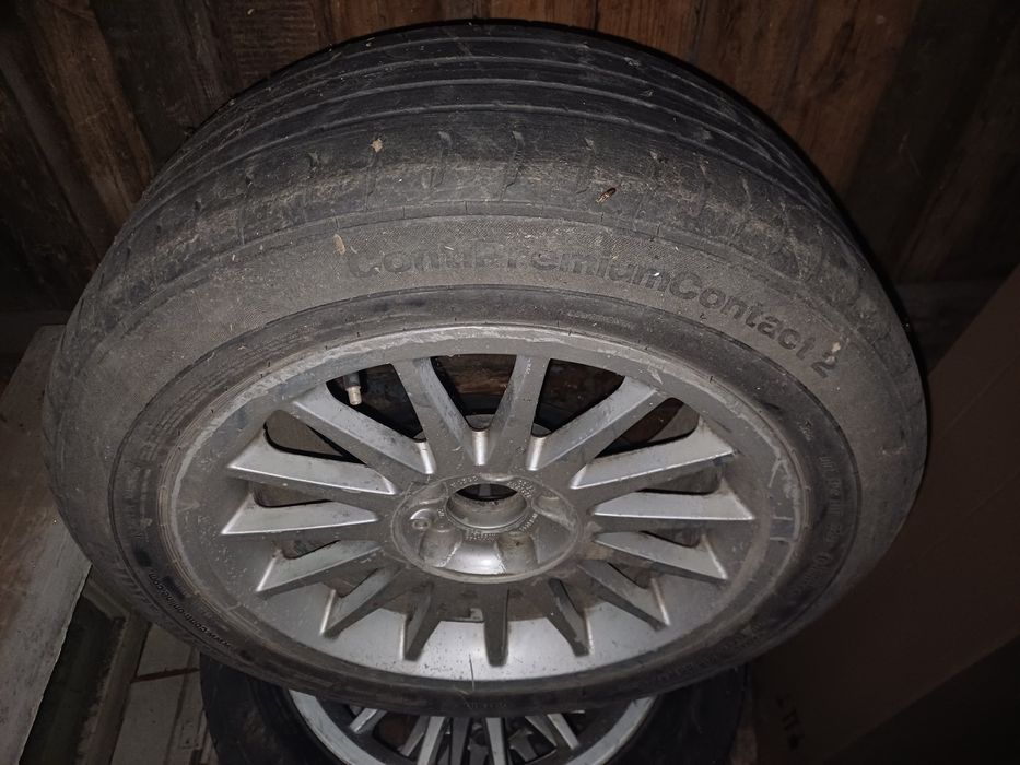 Продам диски с шинами 215/55/R17