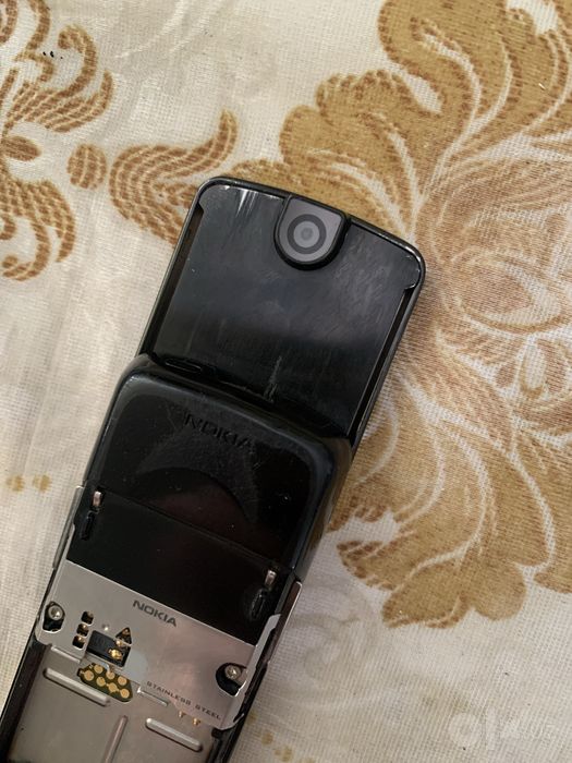 Nokia 8800 sirocco ишлайди