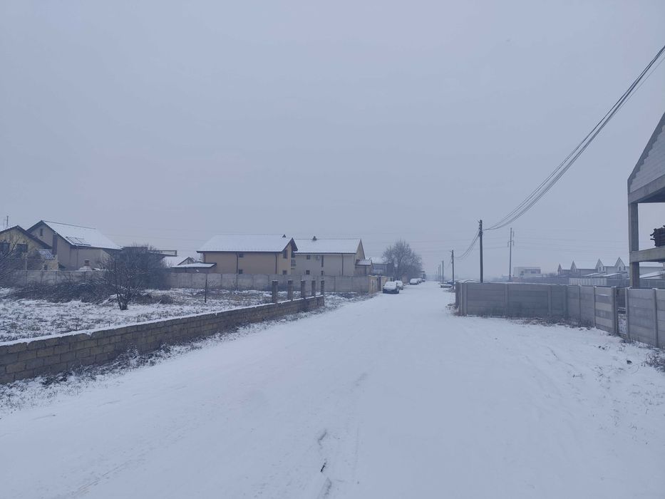 Teren 934 mp Capsunarie, lânga strada Principala