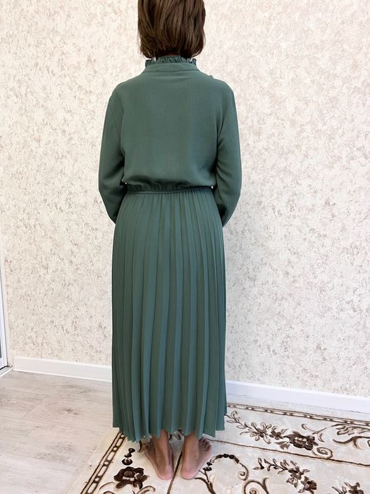 Платье зеленого цвета