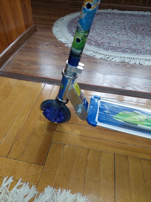 Продаётся  Самокат скутер в отличном состоянии.